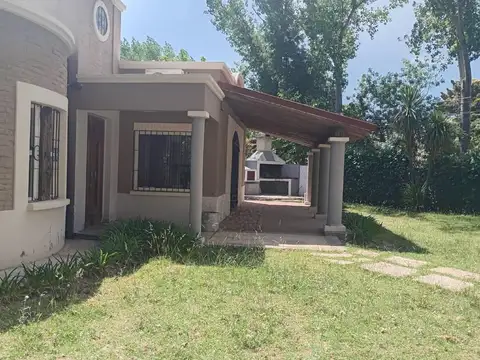 Casa en Venta con 2 cocheras