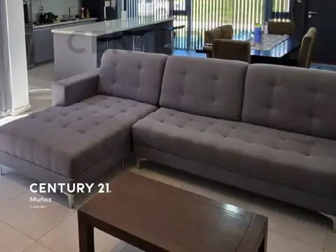 Casa en Venta en General Roca, USD 245.000