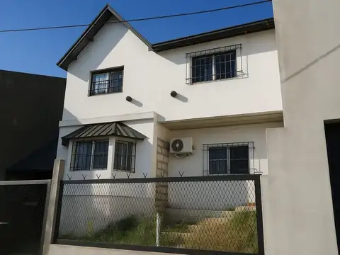 VENTA CASA  2 DEPTO APTO CREDITO  GONZALEZ CATAN 