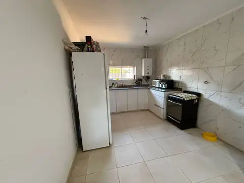 Casa 4 ambientes con 1 baño