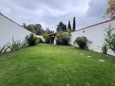 Casa 5 ambientes con 3 baños