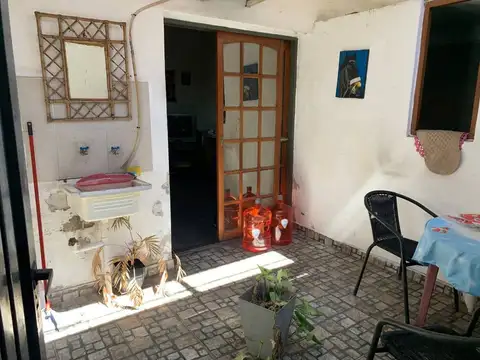 Casa 5 ambientes con 2 baños