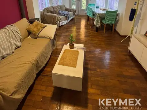 Casa en Alquiler con 1 cochera