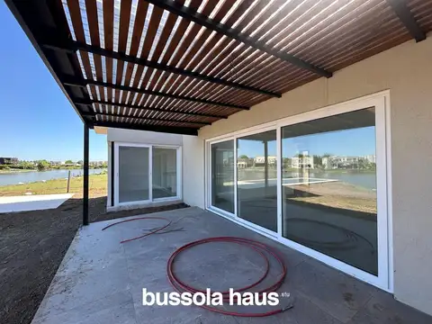 Casa 6 ambientes con 3 baños