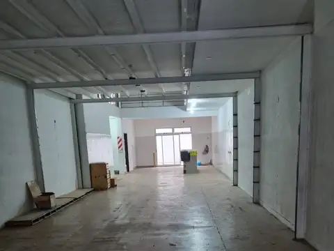 Local en alquiler en Colegiales Federico Lacroze 3016 apto todo rubro sin expensas excelente ubicación ideal parrilla con depósito oficina y patio frente 6 m PB 280 m2 entrepiso 200 m2 contrato por 2 años actualización trimestral IPCBA