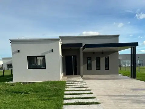 Excelente casa 4 Ambientes en planta baja, Barrio San Felipe