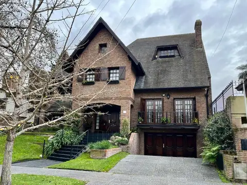 Casa en Venta en Castelar, USD 750.000