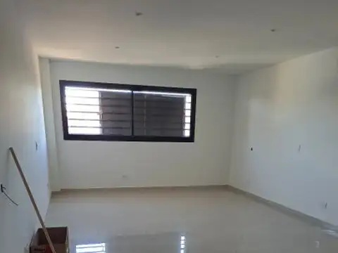 Oficina en Alquiler en Lanús, $ 550.000