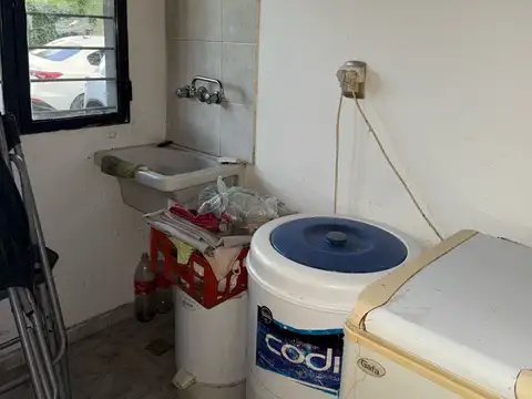 Casa 4 ambientes con 1 baño