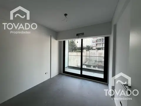 Dos Ambientes con Balcón Corrido! Full Amenities!