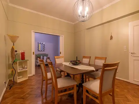 VENTA SEMIPISO DE 4 AMBIENTES Y BAULERA