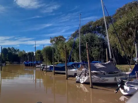 Rio / Arroyo Lujan y Sarmiento Puerto Encantado Marina para 80 Barcos 100
