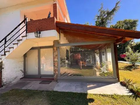 Departamento 4 ambientes con 4 baños