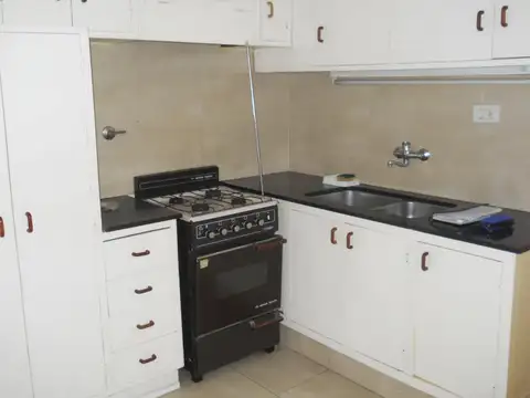 Piso exclusivo, 2 dormitorios mas comodin, 3 de Febrero y San Martin