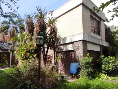 Casa 5amb C/Quincho y Pileta S/Lote 16,66x36