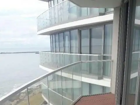 Departamento en Venta en Playa Chica, USD 1.450.000