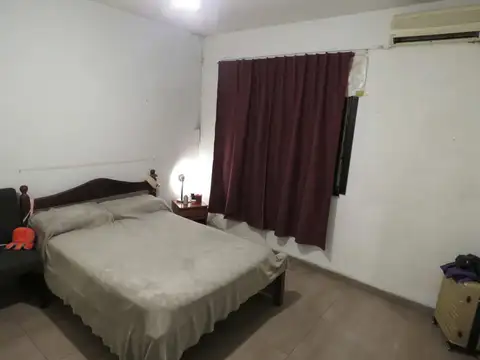 CASA EN VENTA 4 AMB - VILLA SARMIENTO - MORON