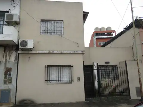 CASA EN VENTA 4 AMB - VILLA SARMIENTO - MORON