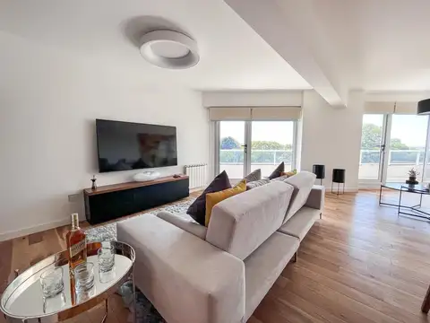 Departamento en venta, Barrio Martin, Rosario, Piso Exclusivo, 2 dormitorios c/ patio y amenities