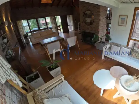 Casa 5 ambientes con 4 baños