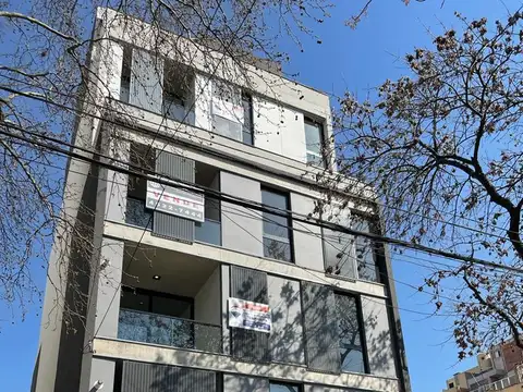 EXCELENTE S/PISO DE 3 AMB, COCHERA FIJA, SUITE, BALCON ATERRAZADO, SUM, PARRILLA, SOLARIUM ! NUEVO  