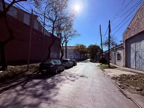Galpon en Alquiler 28  mts Fondo
