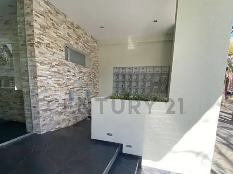 19 entre 48 y 49 800, Piso 0