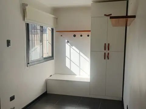 PH AMPLIO NUEVO IMPECABLE 2 AMBIENTES CON PATIO