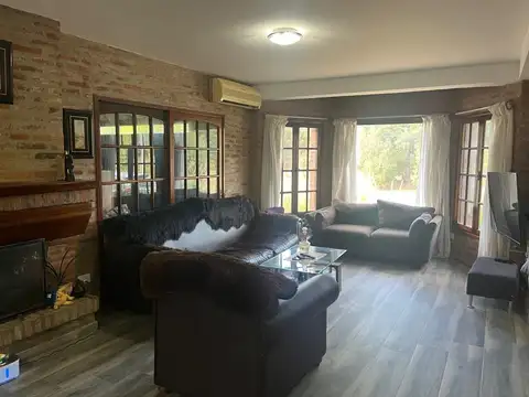 Casa 6 ambientes con 3 baños