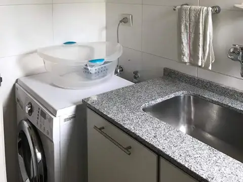 TODA A NUEVO / QUINCHO CERRADO / CALEFACCION CENTRAL / PILETA CALEFACCIONADA