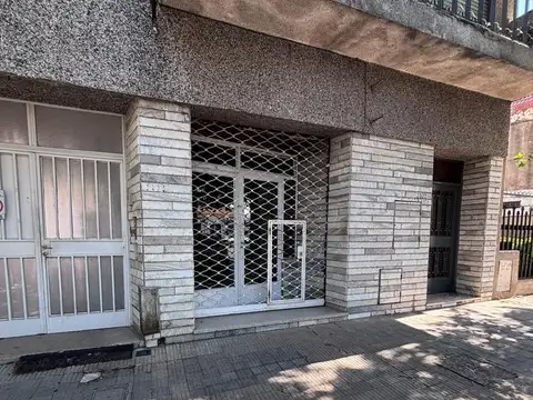 Local en Alquiler en Azcuenaga, $ 480.000