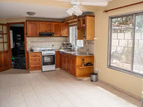 CASA 5 AMB C/PARQUE Y PILETA APTO CRÉDITO