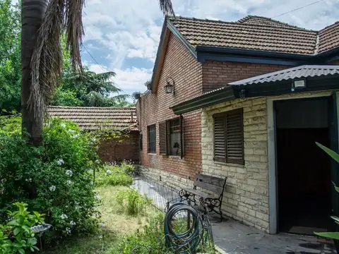 Casa 5 ambientes con 1 baño