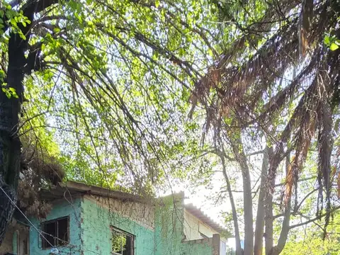 Casa en venta con amplio lote