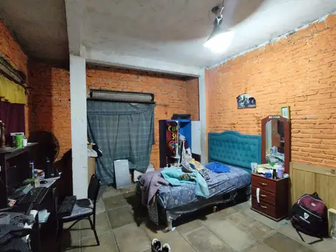 Casa en venta con amplio lote