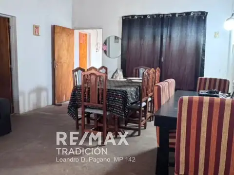 Casa 5 ambientes con 2 baños
