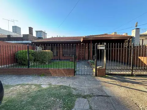 Venta casa 4 amb, pileta, quincho, Ituzaingo Norte