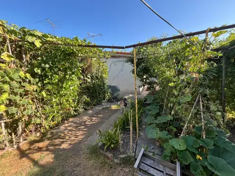 CASA EN VENTA SOBRE COLECTORA ACCESO OESTE