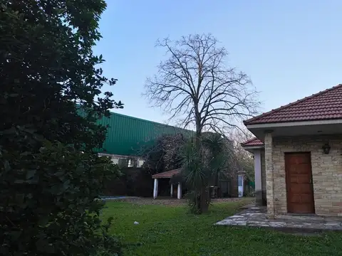 Casa 5 ambientes con 2 baños