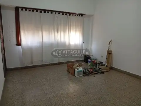 Casa 4 ambientes con 1 baño