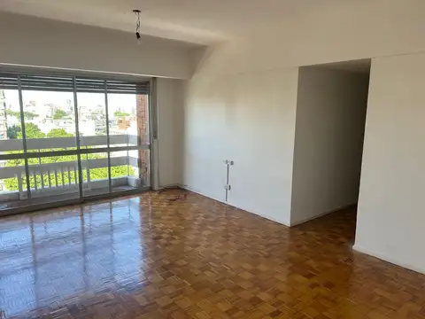 Alquiler departamento 4 ambientes en Coghlan