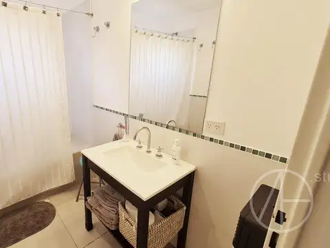 Amplia casa con amarra propia en Isla del Este, Delta del Tigre