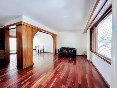 Casa 6 ambientes con 3 baños