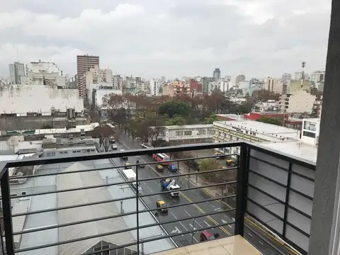 Av. Independencia 2700 P 1° 2 amb. al cfte. c/ balcón a estrenar. Luminoso. Oportunidad 