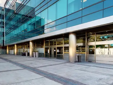 Oficina en Alquiler con 11 cocheras