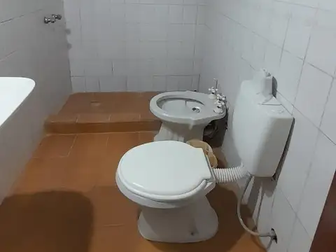 CASA EN ALQUILER - LIBERTAD