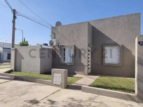 Se vende hermoso ph con patio en Rafaela