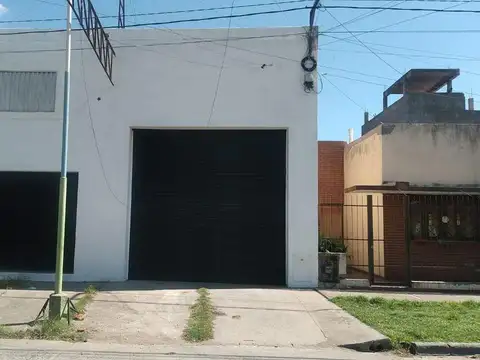 Galpon - alsina 1000 - 600 m2 cubiertos + 1200 m2 descubiertos
