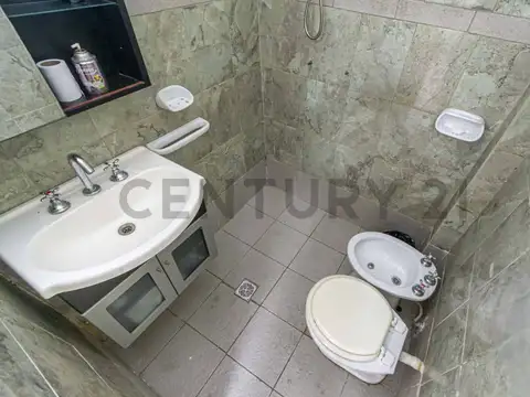 Casa 4 ambientes en venta en Chilavert con quincho y jardin