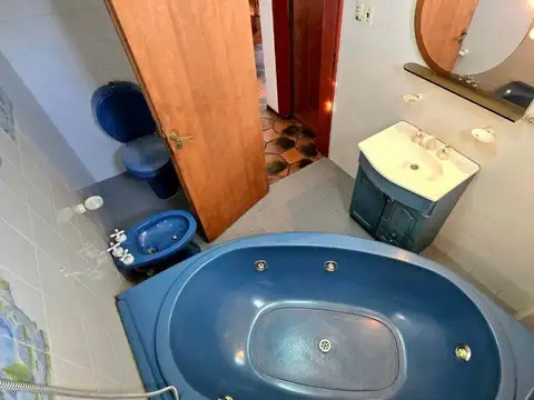 Depto Tipo Casa 4 ambientes con 2 baños